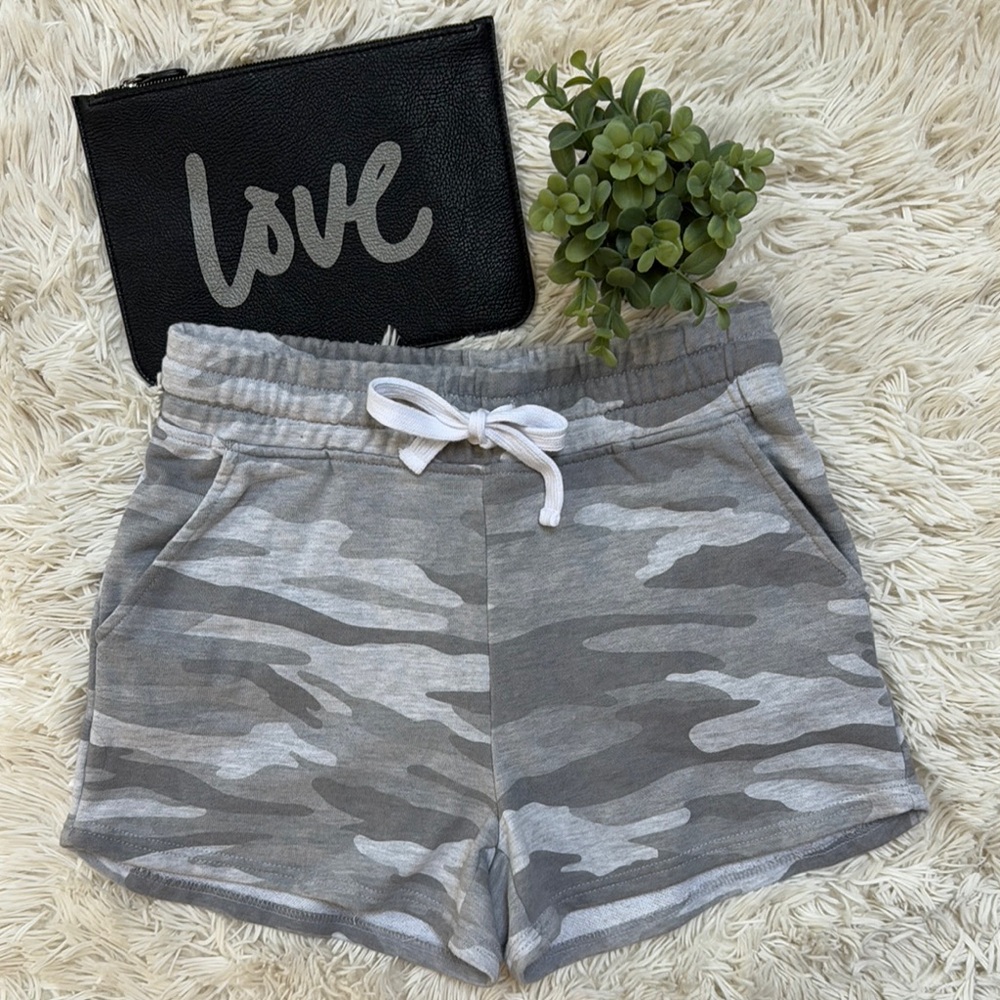 Reflex Camouflage Athletic Shorts 💗 Gray